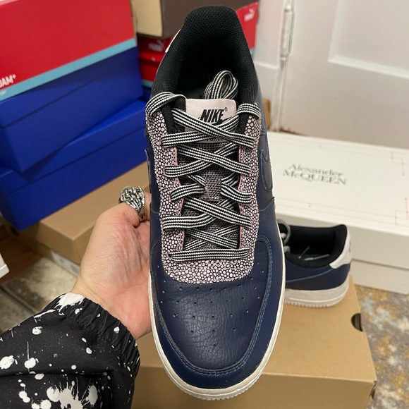 EUC Youth Size 6.5Y Nike Air Force 1 LV8 GS Sneakers Pebble Prints Midnight Navy - Picture 8 of 12